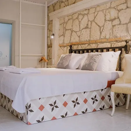 מלון Deruni Ilica 3*